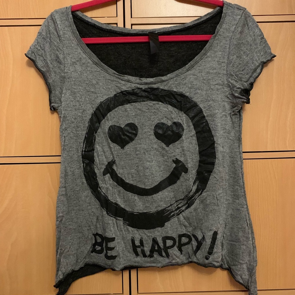 Lightweight graphic tee